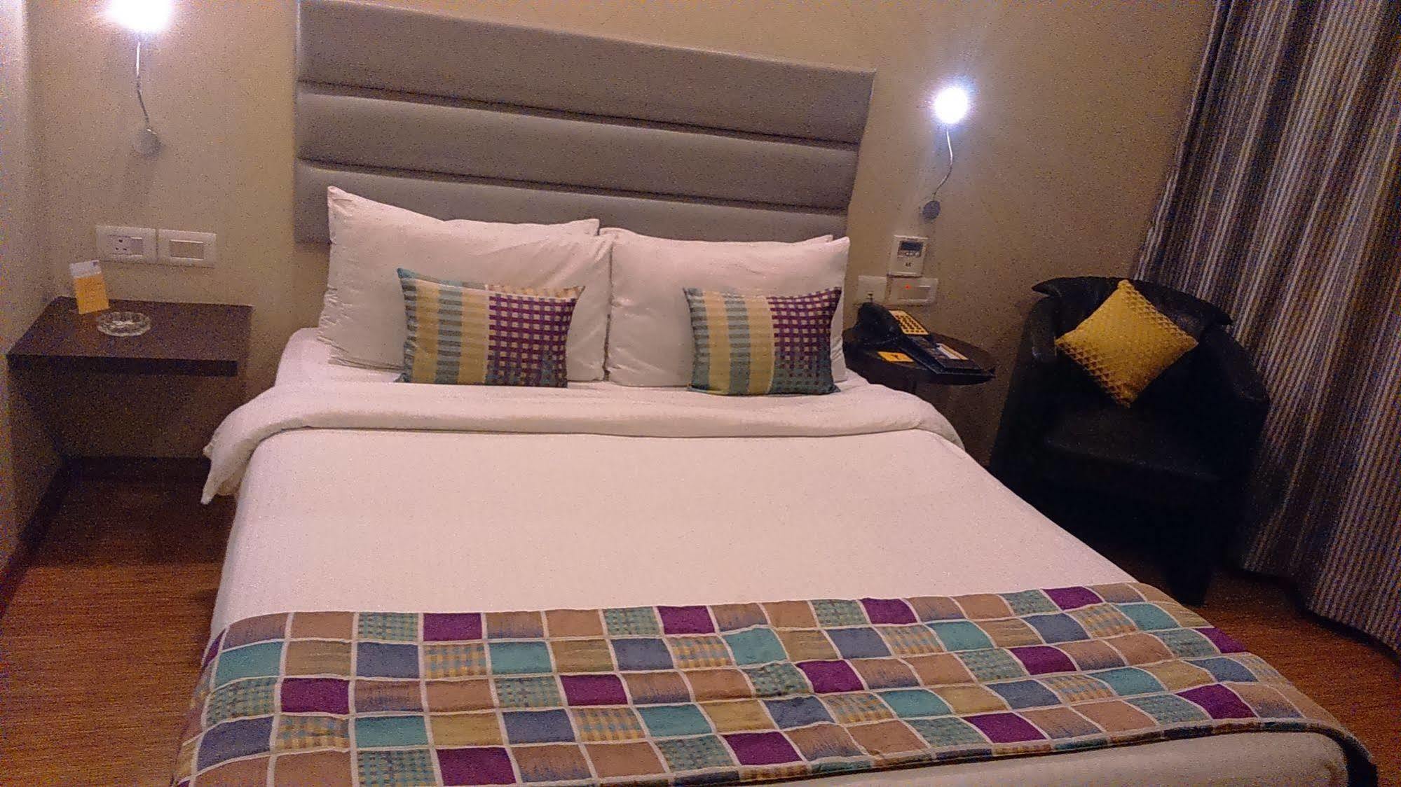 Keys Select By Lemon Tree Hotels, Whitefield, Bengaluru Екстериор снимка